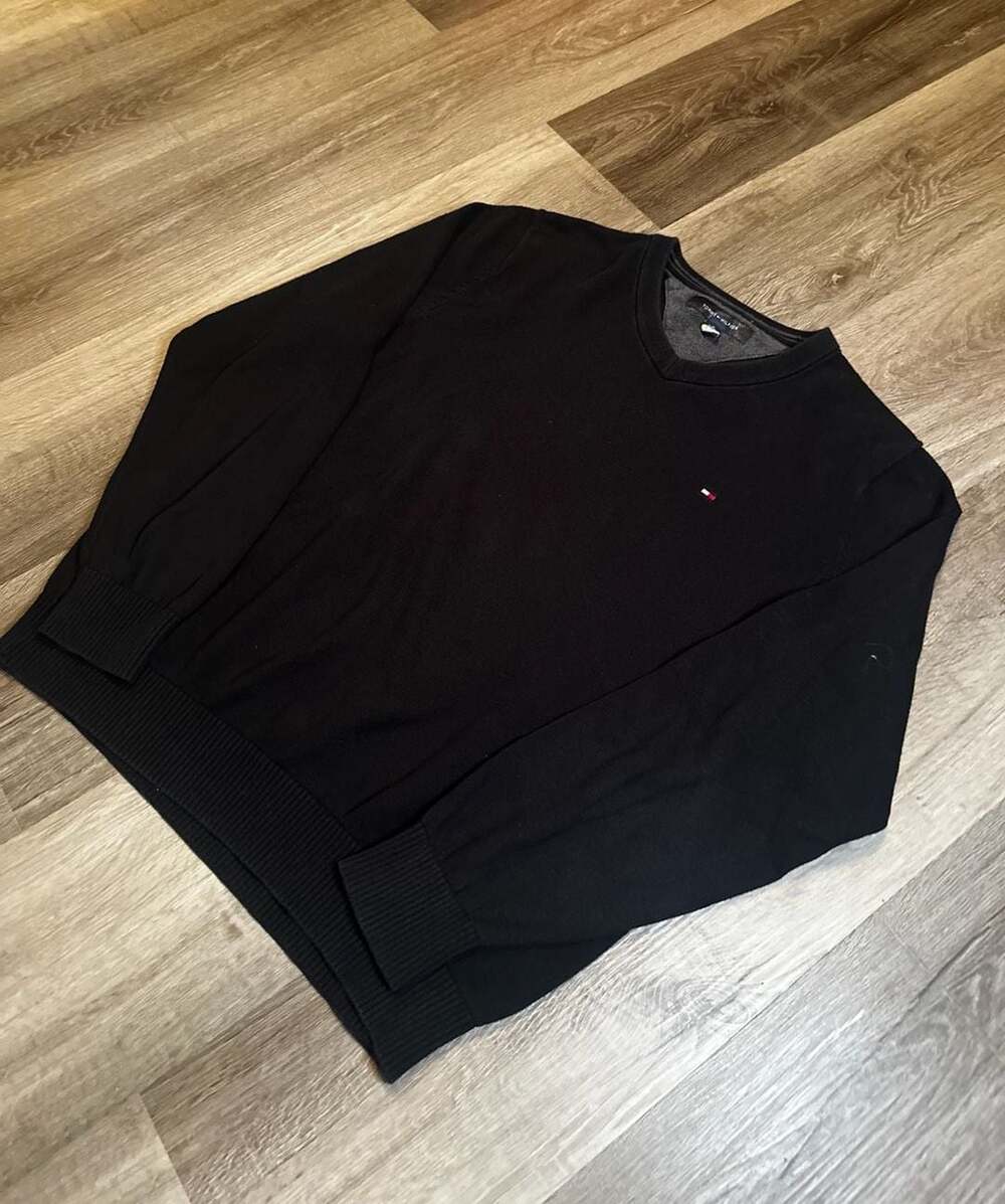 Tommy Hilfiger Men's V-Neck Pullover Sweater Black